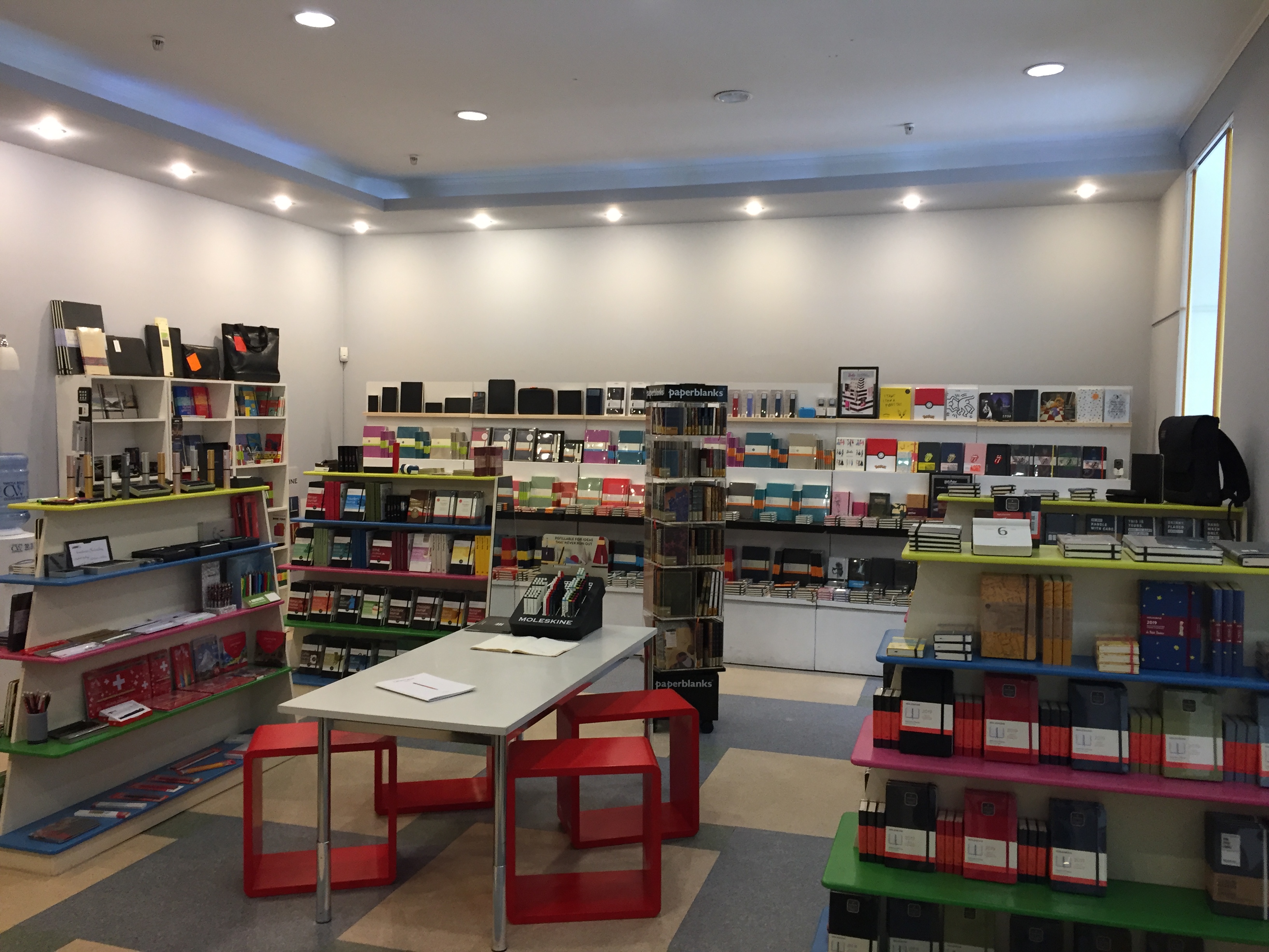 Контакти Адреса, Телефони, Skype Офіційний сайт Moleskine в Україні